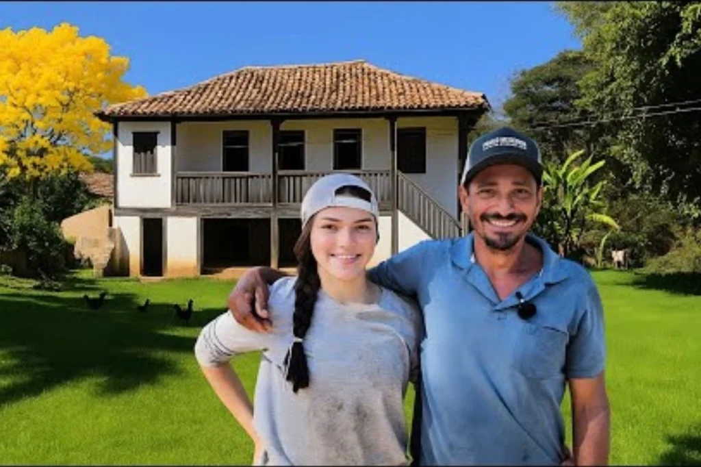 Com 51 anos, o pai que vive isolado na roça com a filha e cuida de 15 mil peixes, vacas e galinhas emociona ao transformar trabalho duro, vida simples e mata nativa em um paraíso próprio