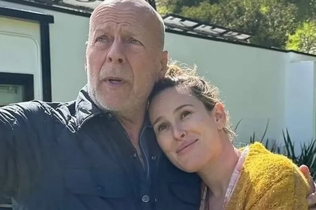 ‘Fico muito feliz e grata por ainda poder ir abraçá-lo’, diz filha de Bruce Willis