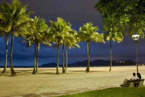 Município brasileiro surpreende como a cidade mais estruturada do litoral paulista e combina porto gigante, praias urbanas, bairros valorizados, centro histórico vibrante e qualidade de vida elevada que atrai moradores, turistas e famílias em busca de segurança, lazer e bem-estar