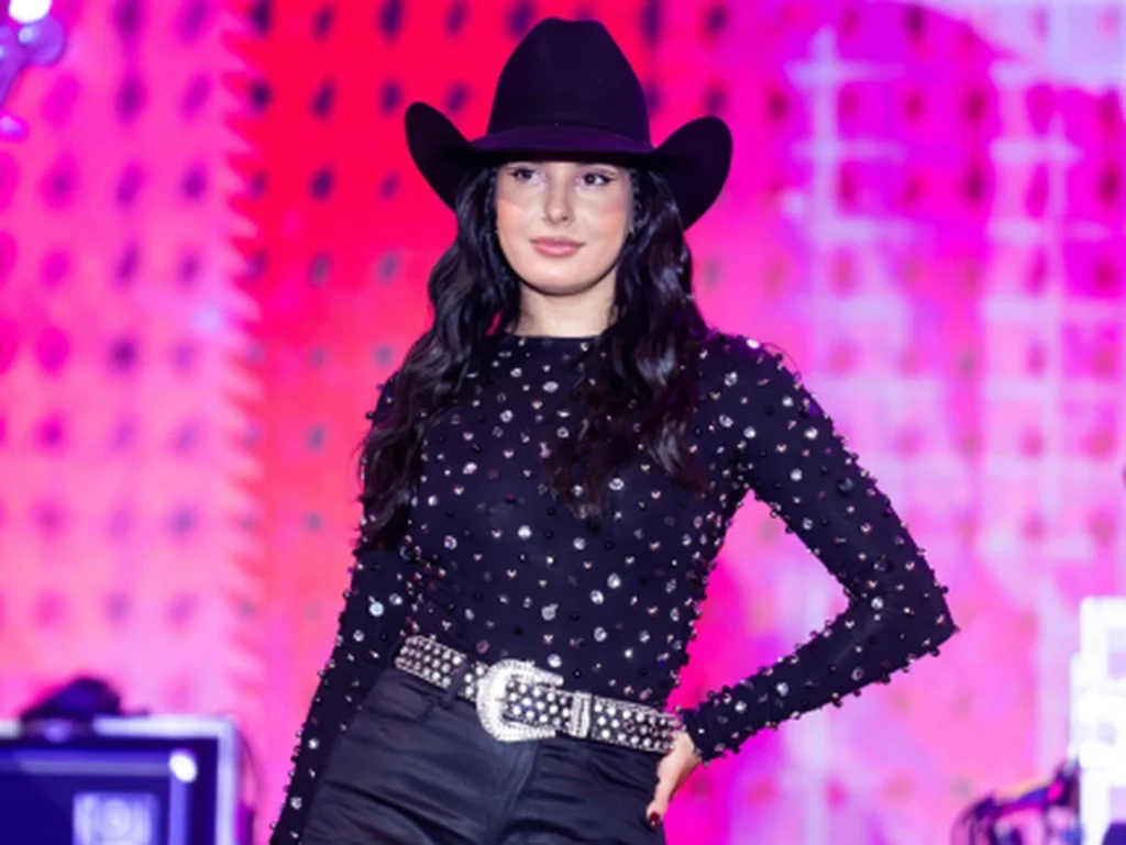 Ana Castela Rebate Insinuações de Cyberbullying com Nota Oficial e Chamada a Educação e Respeito Ana Castela Rebate Insinuações de Cyberbullying com Nota Oficial e Chamada a Educação e Respeito