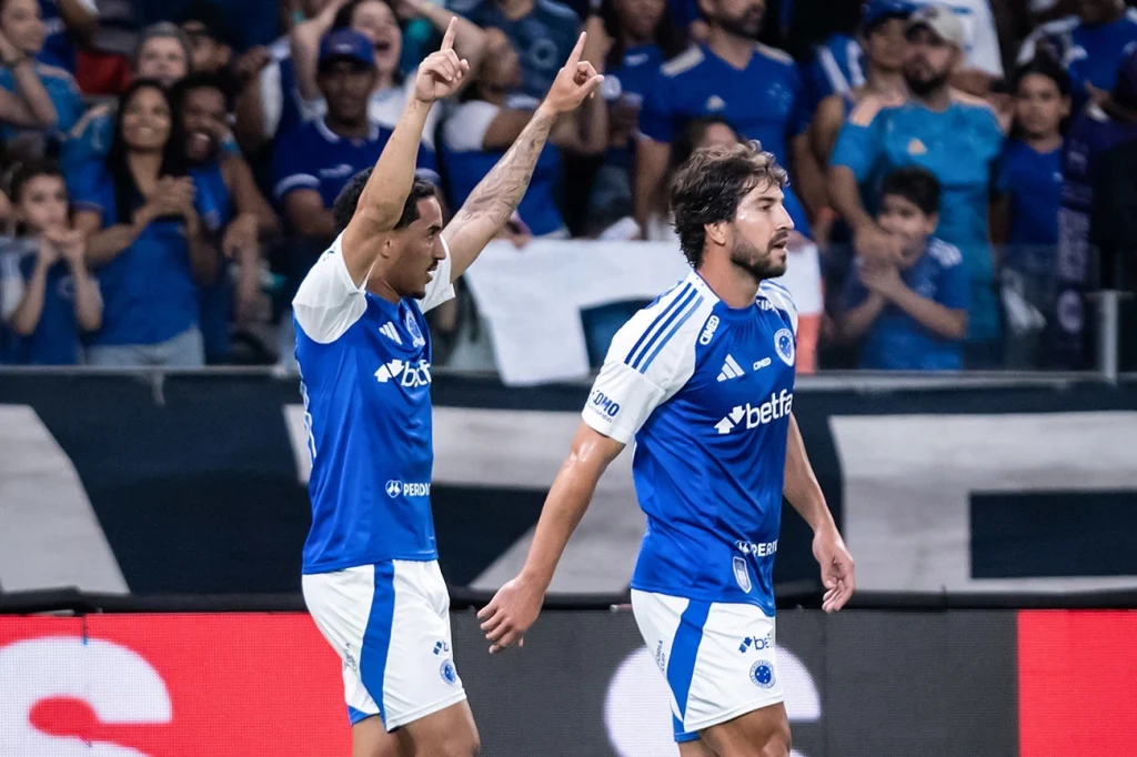 Com o empate, Cruzeiro mantém tabu de nove anos contra o Botafogo Com o empate, Cruzeiro mantém tabu de nove anos contra o Botafogo