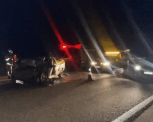 Homem sofre parada cardíaca após bater em caminhão em via do DF