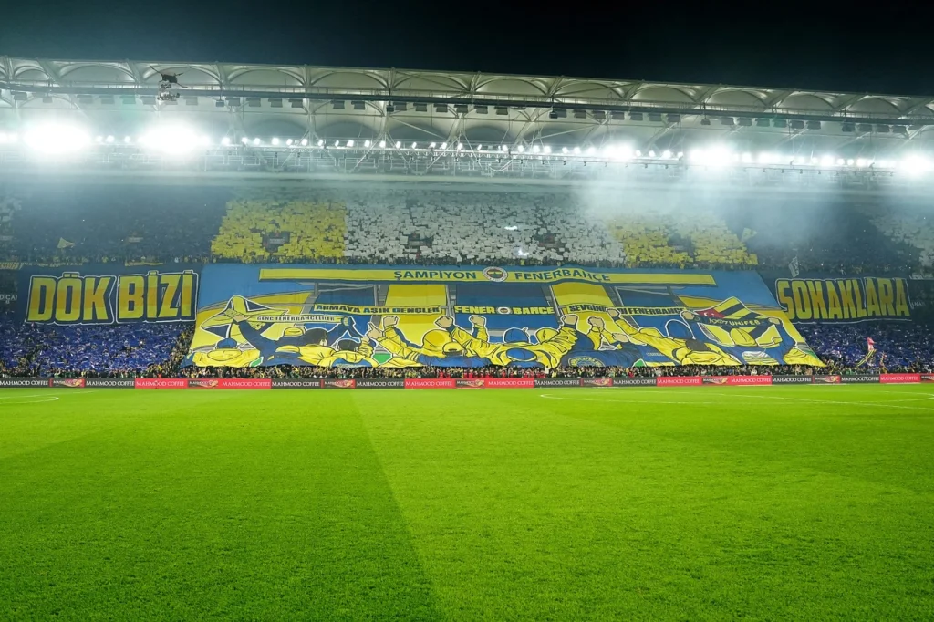 Justiça turca ordena prisão de jogadores de Galatasaray e Fenerbahçe