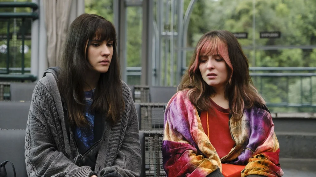 Agora Larissa Manoela e Giovanna Rispoli em Traição Entre Amigas nos cinemas Agora Larissa Manoela e Giovanna Rispoli em Traição Entre Amigas nos cinemas