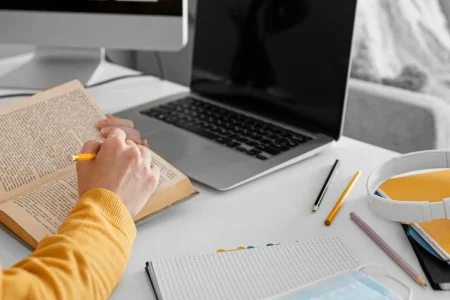 como montar um cantinho dos estudos dicas para organizar e decorar 7fcfe2ff