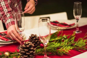 Como montar uma mesa posta de Natal: Aprenda a fazer uma linda composição