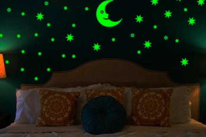 decora o com tinta fluorescente veja dicas para cada ambiente 61a72394