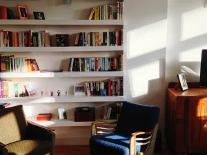 Livros na decoração: Saiba como utilizá-los para valorizar o ambiente