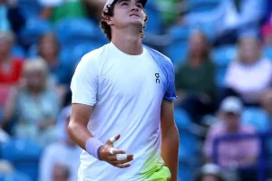 João Fonseca bate recorde de 61 anos após vitória em Wimbledon