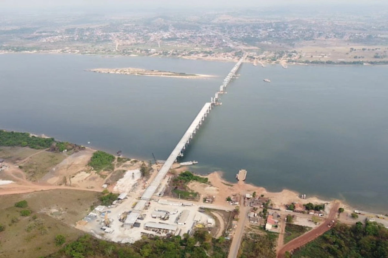 Com 1.724 metros e R$ 250 milhões investidos, a nova Ponte de Xambioá estreia pra transformar o acesso entre Tocantins e Pará, reduzir travessias, impulsionar o agronegócio e fortalecer toda a logística regional