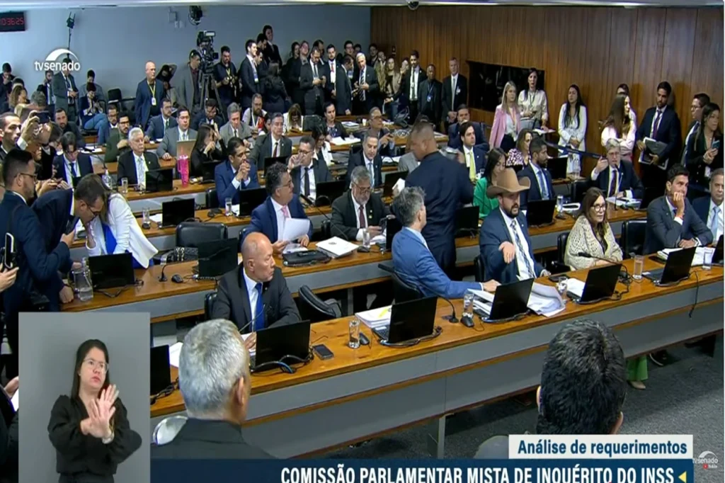 CPMI do INSS volta aos trabalhos com confusão generalizada CPMI do INSS volta aos trabalhos com confusão generalizada