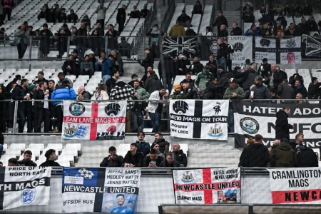 Newcastle afirma que polícia francesa agrediu torcedores após partida