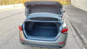 Sedã japonês de 2019 que rivaliza com Corolla e Civic surge como um dos melhores achados do mercado: motor 2.0 de 140 cv, câmbio CVT e porta-malas gigante por preço de compacto; conheça o Nissan Sentra SL 2.0 usado