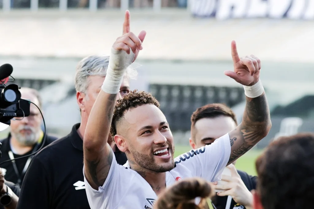 Brasileirão: Neymar se pronuncia após Santos se livrar do rebaixamento Brasileirão: Neymar se pronuncia após Santos se livrar do rebaixamento
