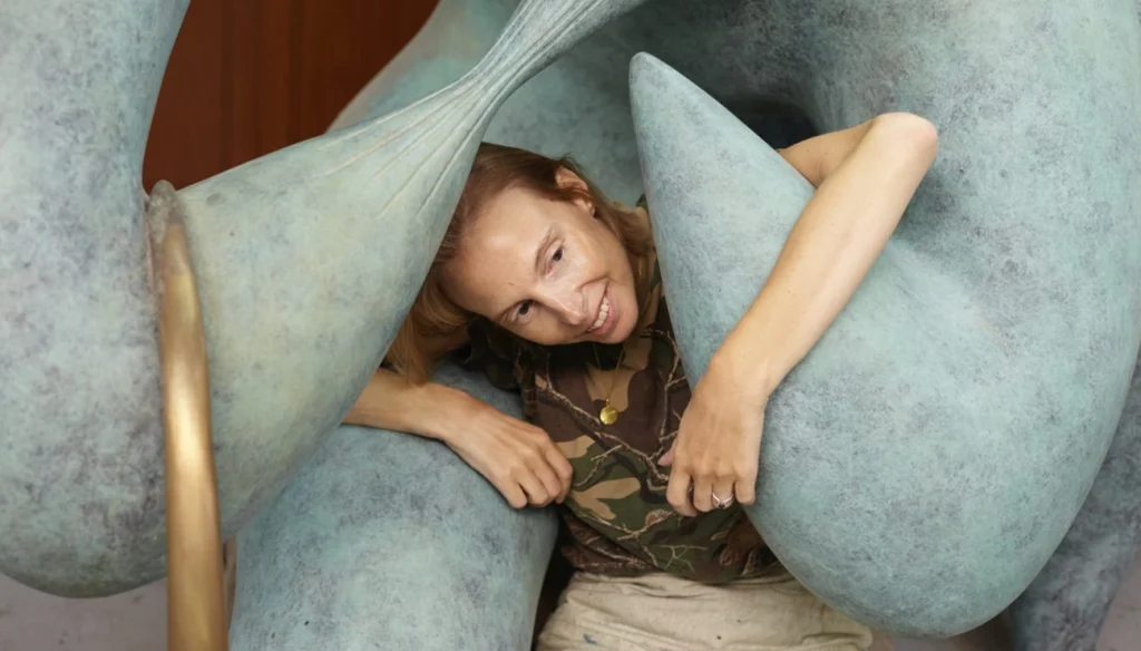 Camille Henrot apresenta sua primeira individual no Brasil