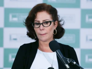 Carla Zambelli perde o mandato no Supremo, o que sai agora assume