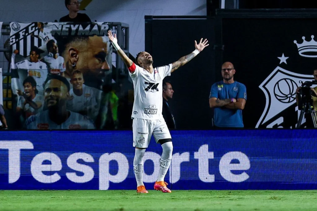 Com Neymar de volta, Santos vence Sport e sai da zona de rebaixamento Com Neymar de volta, Santos vence Sport e sai da zona de rebaixamento