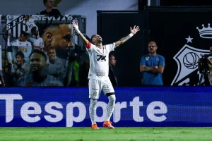 Com Neymar de volta, Santos vence Sport e sai da zona de rebaixamento