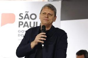 Com “The Best” de Tina Turner, Tarcísio faz retrospectiva de governo
