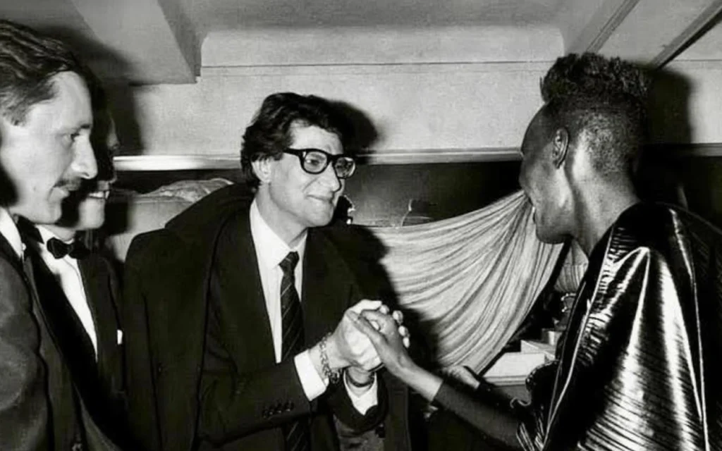 Confira a oitava edição da coluna Le Grand BAZAAR Confira a oitava edição da coluna Le Grand BAZAAR