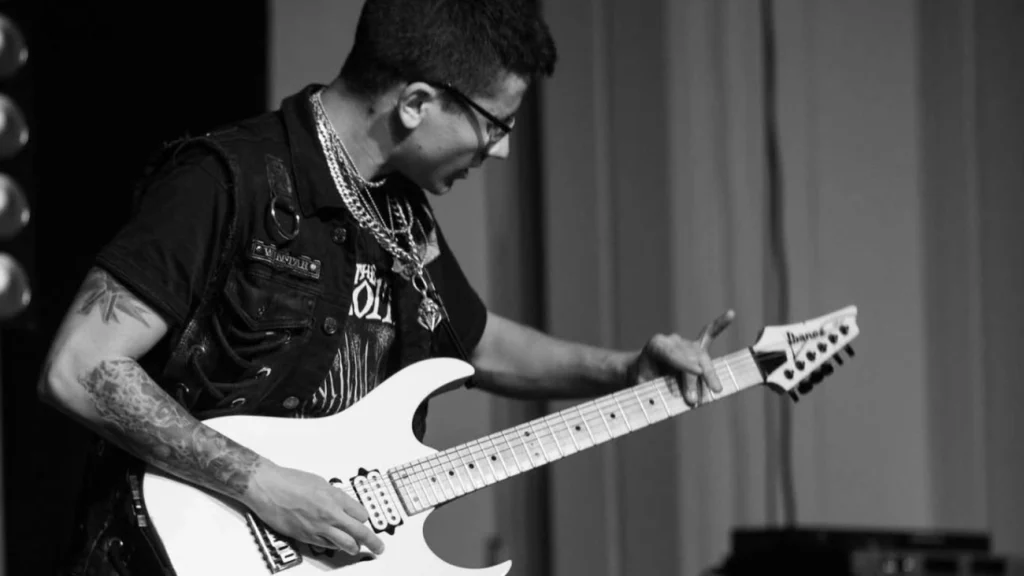 Davide Lo Surdo: o virtuoso guitarrista anuncia turnê para 2026