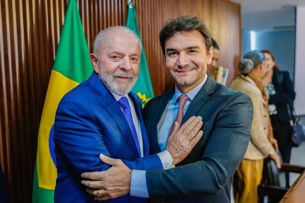 Expulso de partido, ministro de Lula quer emplacar esposa na Câmara Expulso de partido, ministro de Lula quer emplacar esposa na Câmara