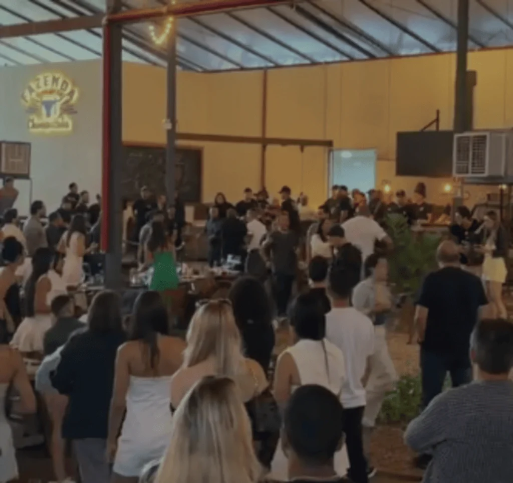 Famílias se desentendem e partem para briga em churrascaria do DF Famílias se desentendem e partem para briga em churrascaria do DF