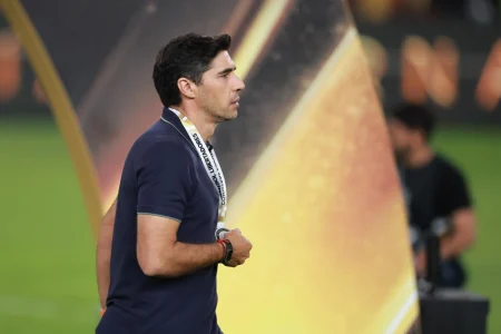 Libertadores: veja reação de Abel Ferreira ao receber medalha de vice