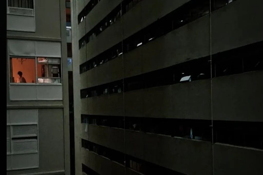 Mais de 145 mil imóveis estão sem luz em SP. 82 mil só na capital Mais de 145 mil imóveis estão sem luz em SP. 82 mil só na capital