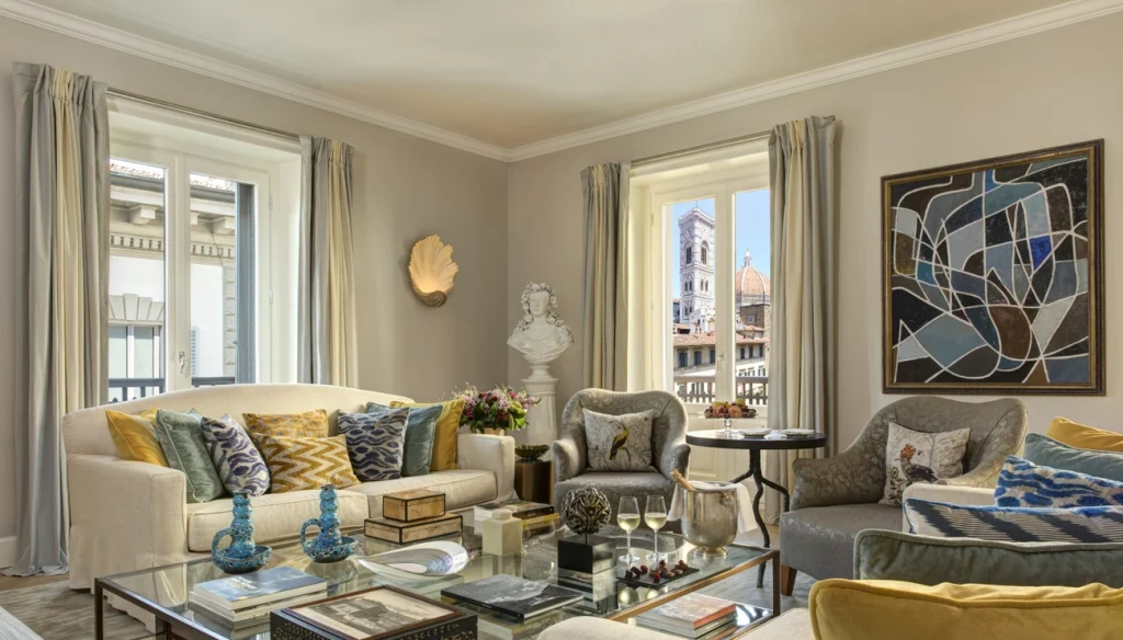 No coração de Florença, o clássico renovado Hotel Savoy No coração de Florença, o clássico renovado Hotel Savoy