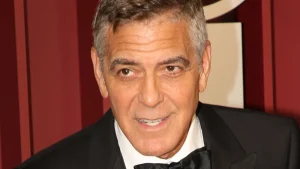 George Clooney aos 60 anos explica agora decisão de não beijar mais em filmes