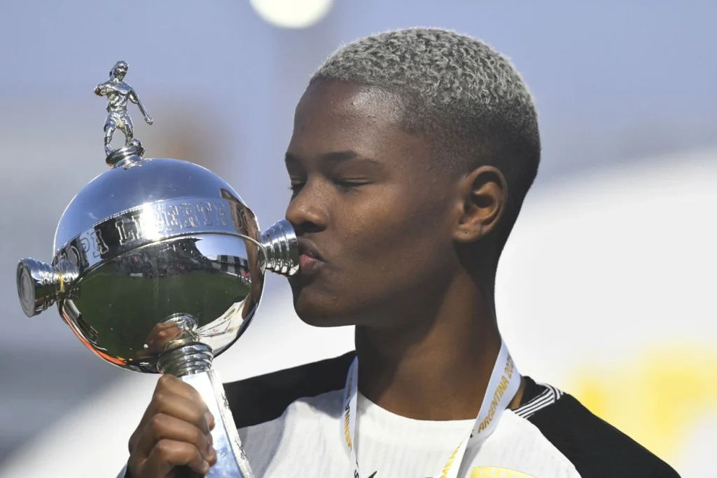 Prêmio Revelação CBF 2025: confira a vencedora do futebol feminino Prêmio Revelação CBF 2025: confira a vencedora do futebol feminino