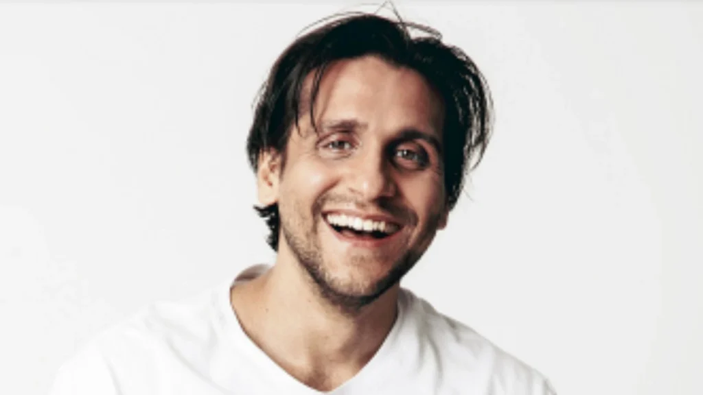 Ricardo Burgos: de estudante de teatro a sucesso internacional em 10 anos