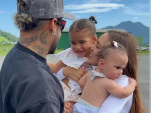 Neymar e Bruna Biancardi reagem ao reencontro emocionante com Mavie e Mel