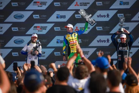 Stock Car: Nelson Piquet Jr. domina de ponta a ponta e vence prova