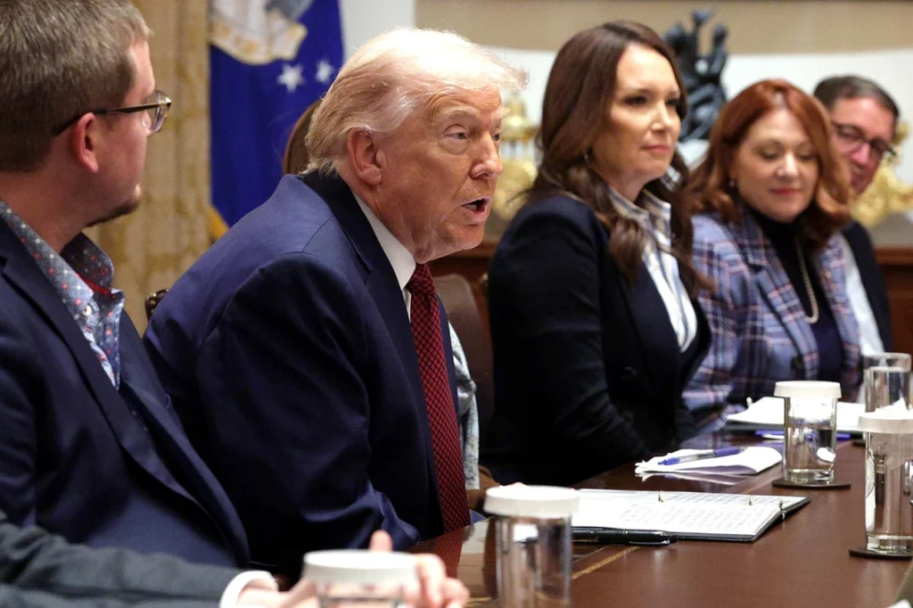 Tarifaço: Trump anuncia auxílio de US$ 12 bilhões para agricultores Tarifaço: Trump anuncia auxílio de US$ 12 bilhões para agricultores