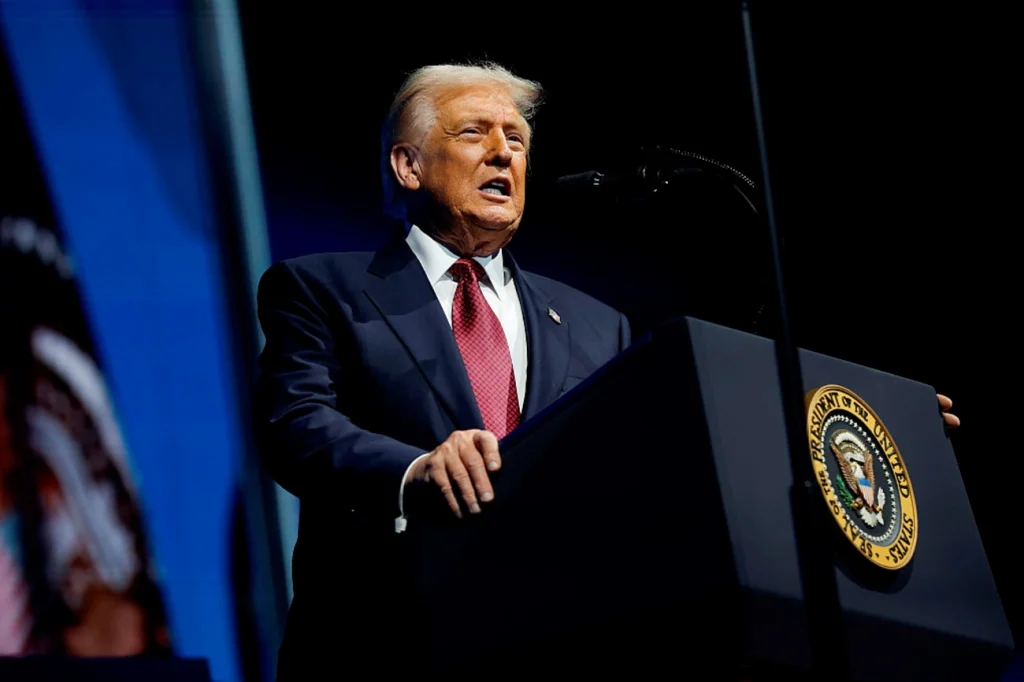 Trump confirma conversa com Maduro em meio à escalada militar Trump confirma conversa com Maduro em meio à escalada militar