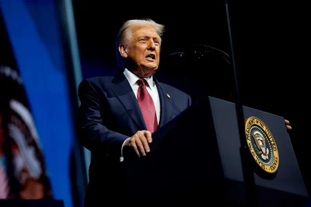 Trump confirma conversa com Maduro em meio à escalada militar