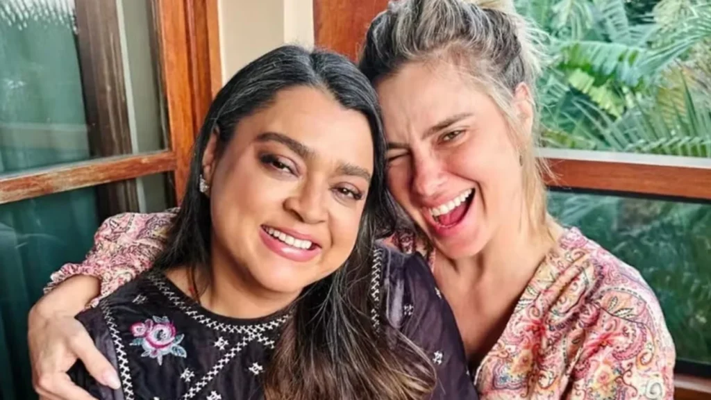 Carolina Dieckmann faz uma declaração sobre joia de cinzas de Preta Gil que vale mais do que ouro Carolina Dieckmann faz uma declaração sobre joia de cinzas de Preta Gil que vale mais do que ouro