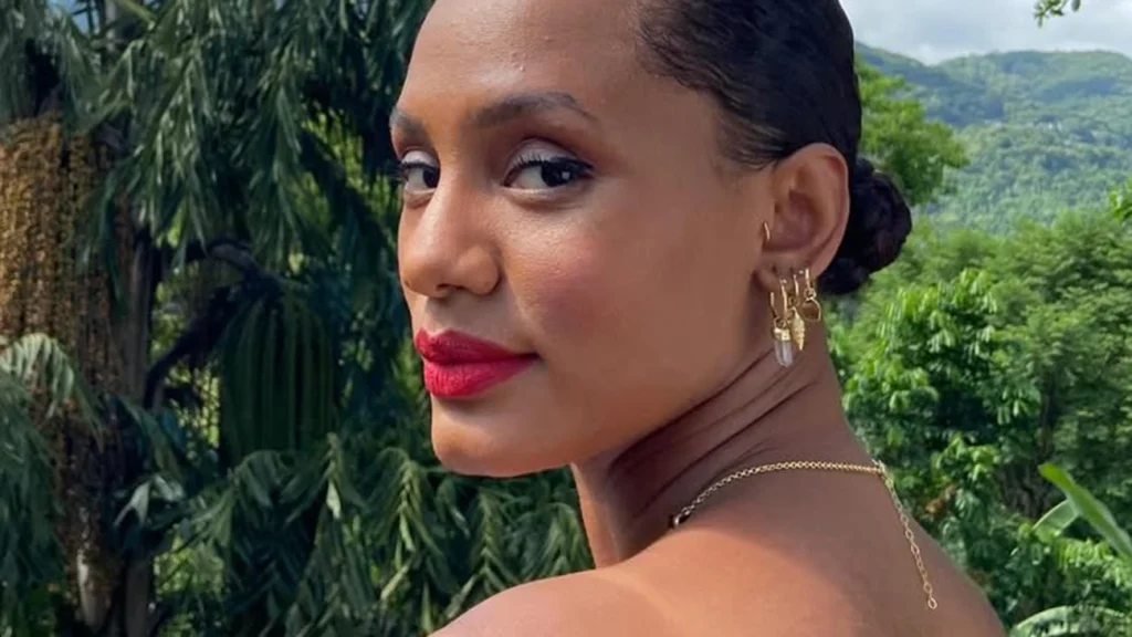 Jéssica Ellen 33 anos apaixonada por ator Vitor Sampaio agora