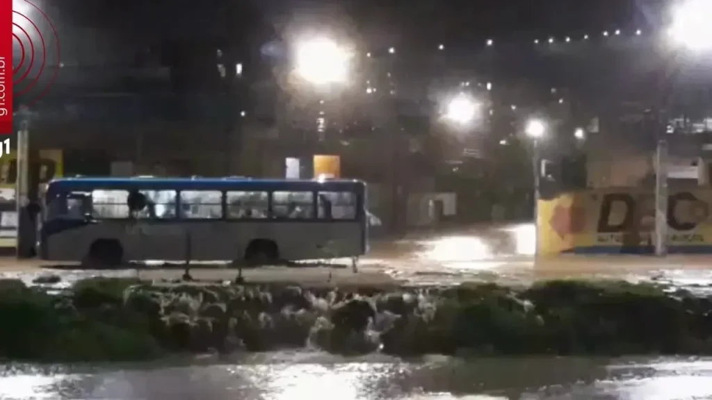 chuva intensa transborda paraibuna fecha mergulh o e tem deslizamentos em v rios pontos de juiz de fora 7e9e028c https todaon.com .br