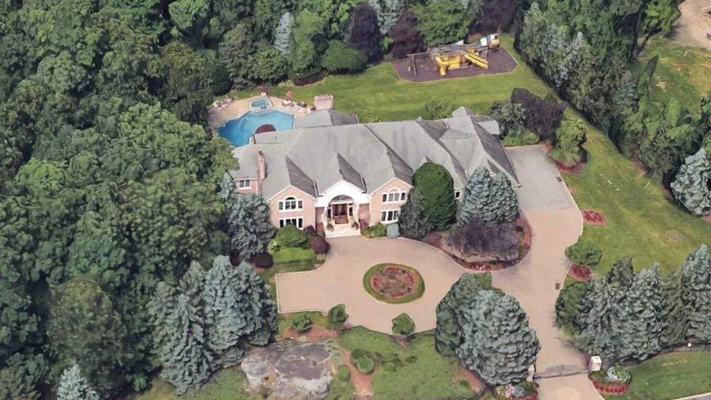 Chris Rock completa 61 anos com fortuna de R$ 500 milhões e vida de luxo após 4 décadas de sucesso na comédia