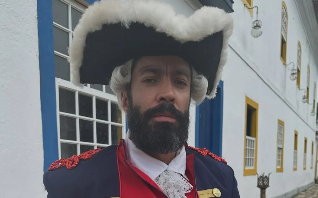 Dona Beja: Vandré Silveira expõe a hipocrisia masculina em novo personagem