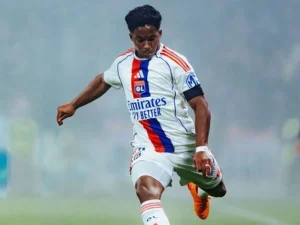 Endrick brilha agora e classifica Lyon na Copa da França