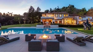 Mansão de Sylvester Stallone à venda por R$ 587 milhões em Los Angeles agora