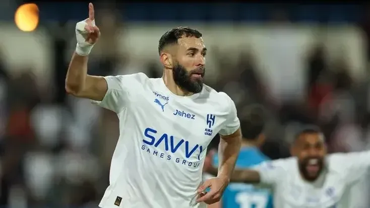 Por que Benzema não está jogando em Shabab Al Ahly x Al-Hilal?