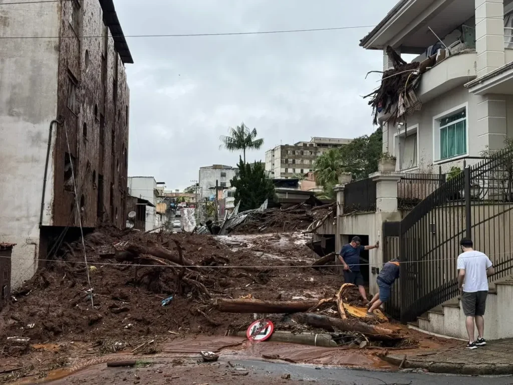 Zema decreta luto após tragédia em Juiz de Fora e Ubá; chuva deixa mais de 20 mortos e centenas de desabrigados zema decreta luto ap s trag dia em juiz de fora e ub chuva deixa mais de 20 mortos e centenas de desabrigados 76ab61f7 https todaon.com .br