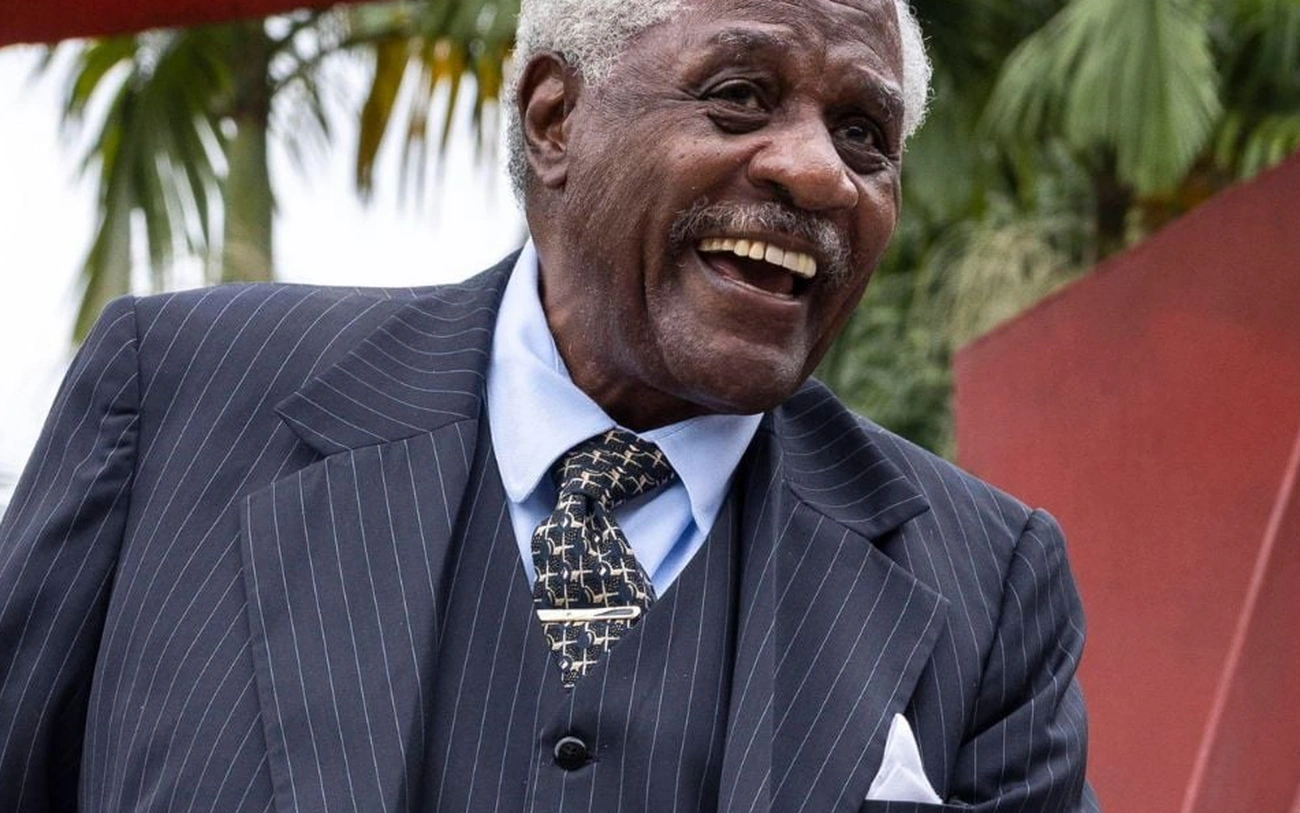Tony Tornado, 96, não se aposenta e vive um dia de cada vez agora
