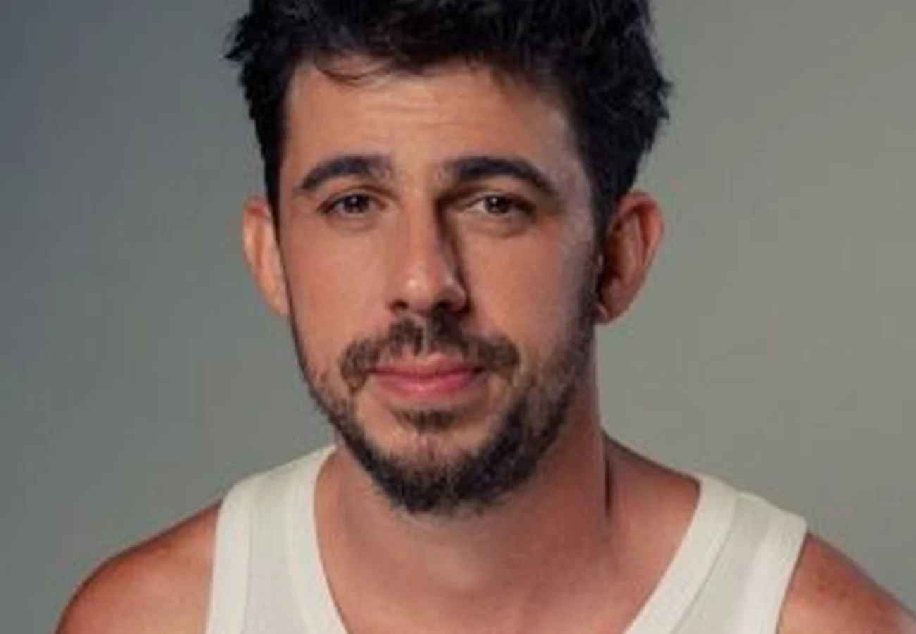 Hugo Haddad é o novo Félix em Brasil 70, série da Netflix sobre o Tri