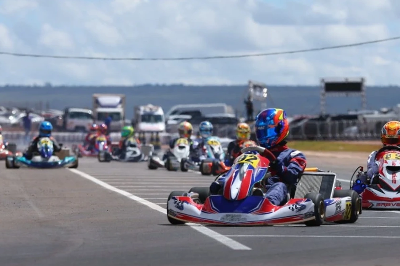 Assista agora às provas da tarde da 3ª Etapa do Brasília Kart Series hoje no YouTube
